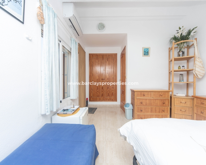 Wederverkoop - Rijhuis - Urb. La Marina