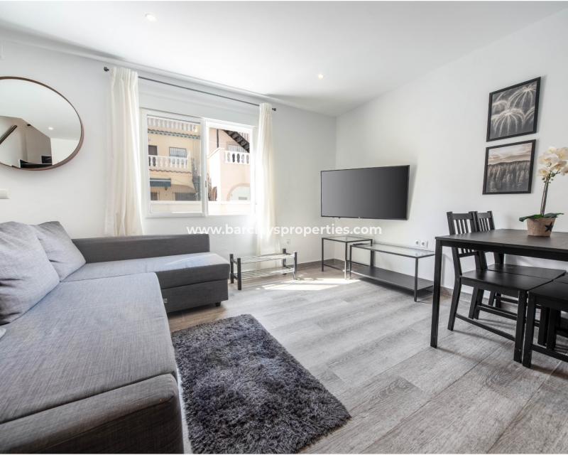 Wederverkoop - Rijhuis - Urb. La Marina