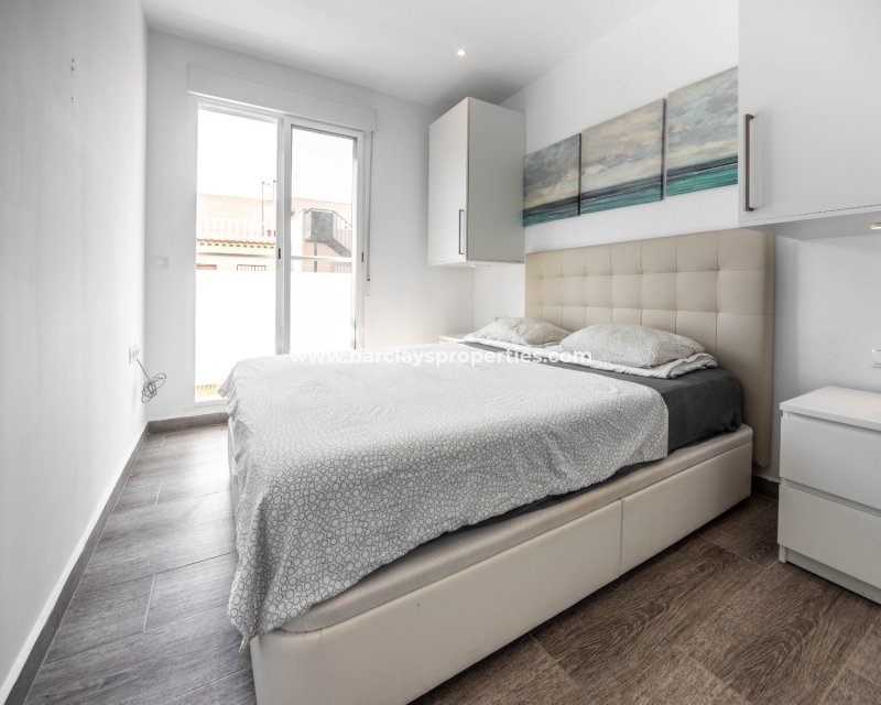 Wederverkoop - Rijhuis - Urb. La Marina