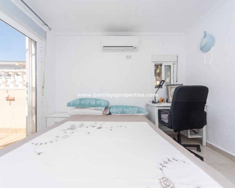 Wederverkoop - Rijhuis - Urb. La Marina