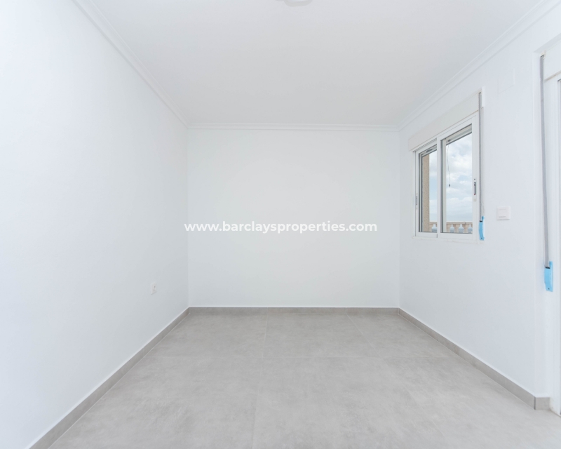 Wederverkoop - Rijhuis - Urb. La Marina