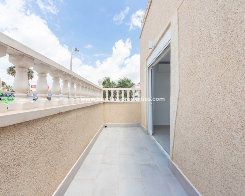 Wederverkoop - Rijhuis - Urb. La Marina