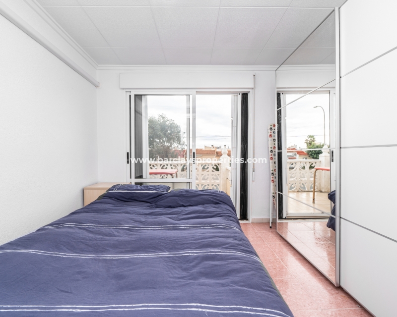 Wederverkoop - Rijhuis - Urb. La Marina