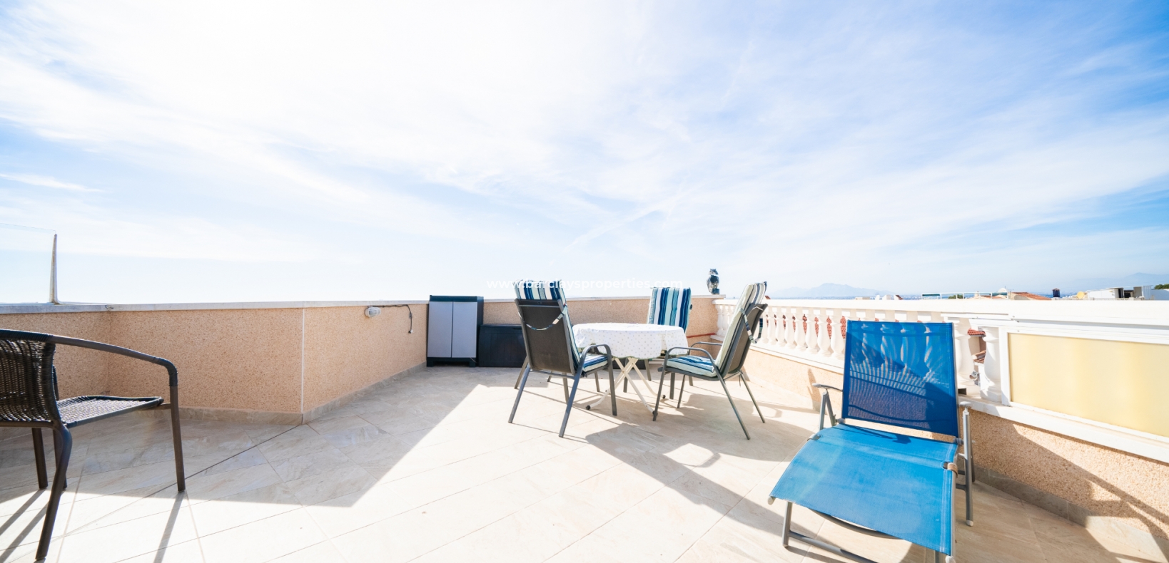 Wederverkoop - Rijhuis - Urb. La Marina