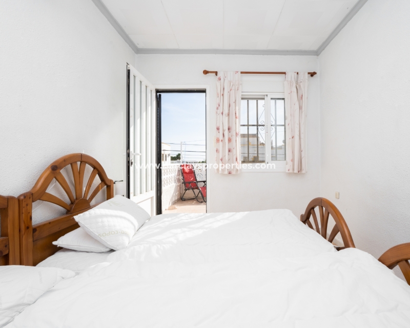 Wederverkoop - Rijhuis - Urb. La Marina