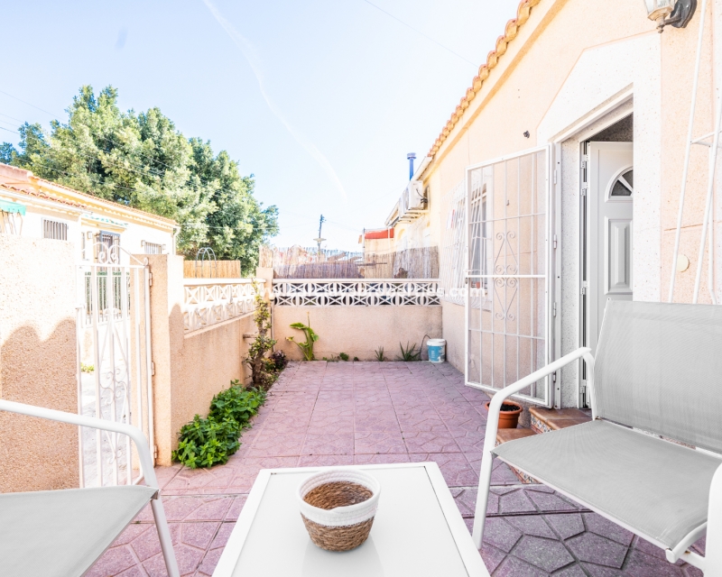 Wederverkoop - Rijhuis - Urb. La Marina