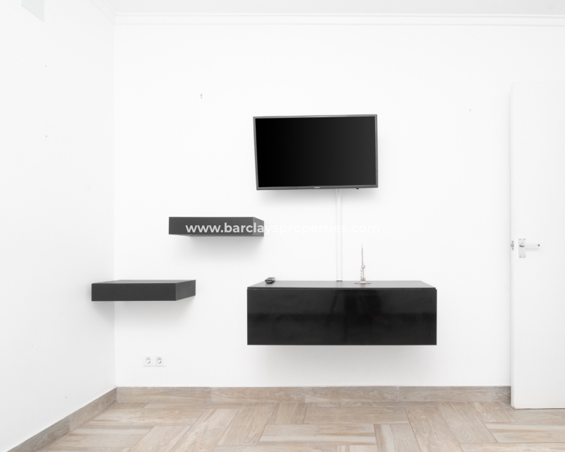 Wederverkoop - Rijhuis - Urb. La Marina