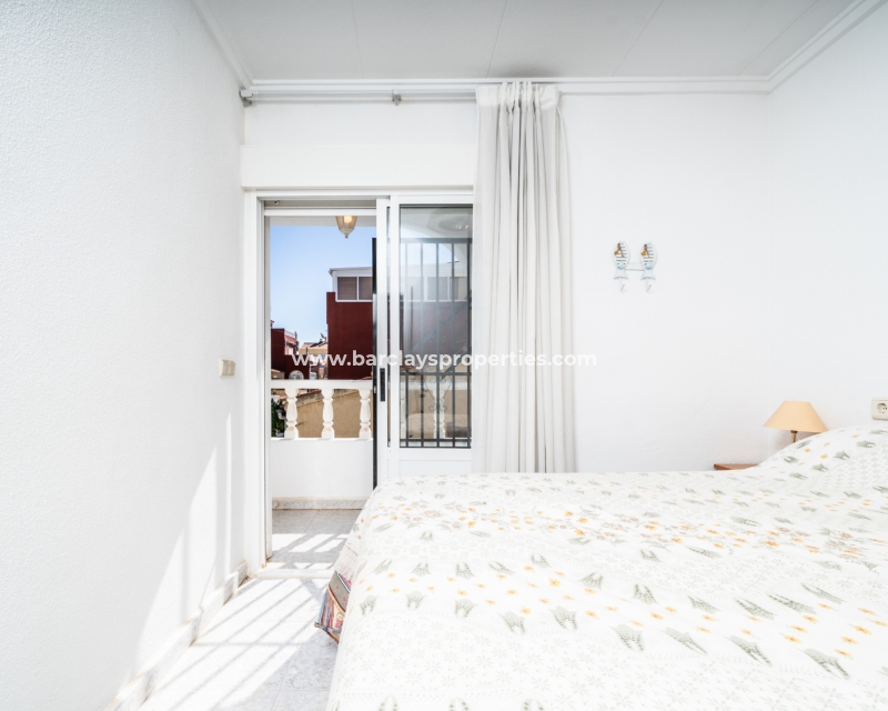 Wederverkoop - Rijhuis - Urb. La Marina