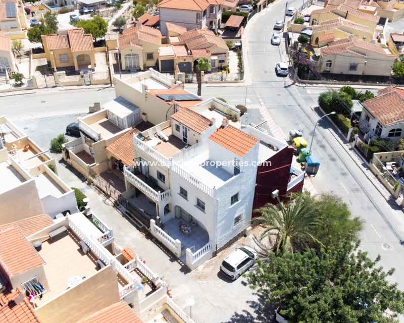 Wederverkoop - Rijhuis - Urb. La Marina