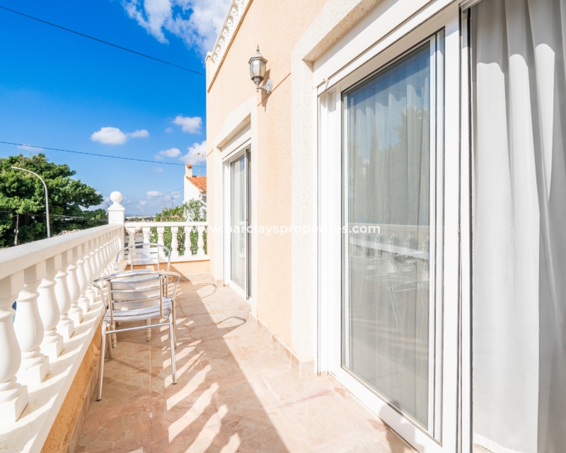 Wederverkoop - Rijhuis - Urb. La Marina