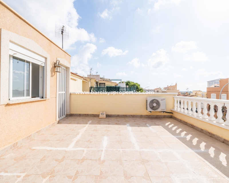 Wederverkoop - Rijhuis - Urb. La Marina