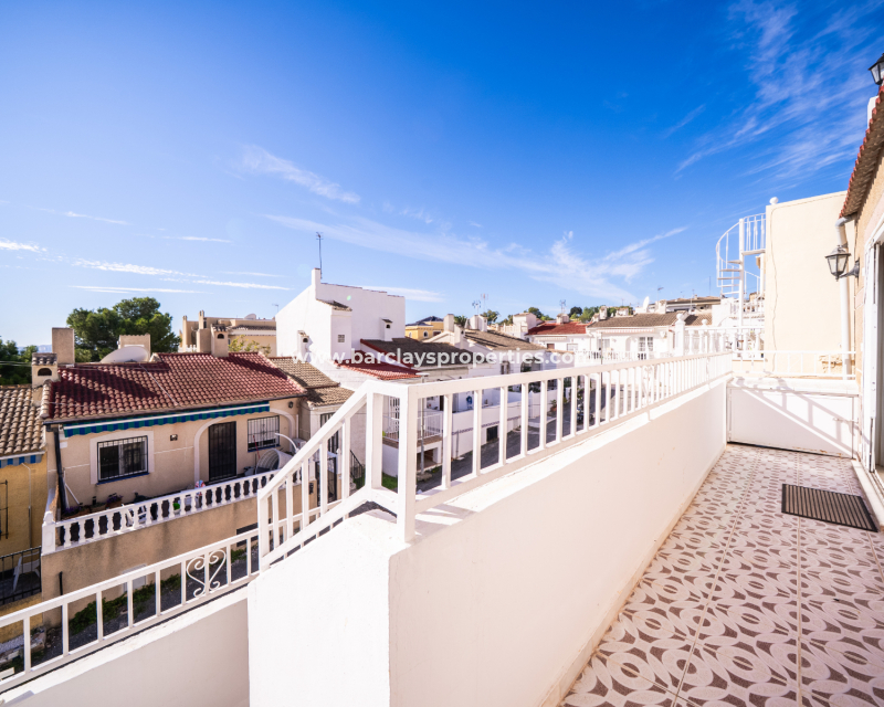 Wederverkoop - Rijhuis - Urb. La Marina