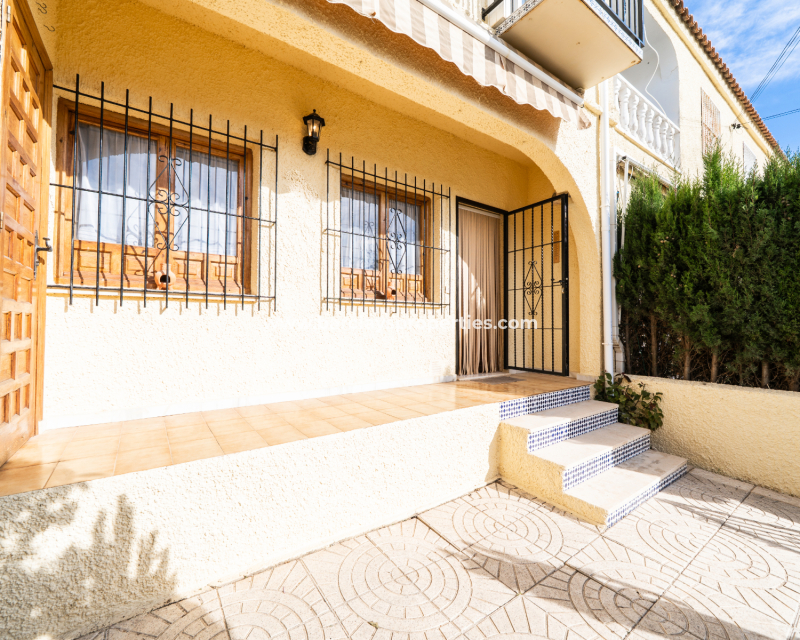 Wederverkoop - Rijhuis - Urb. La Marina