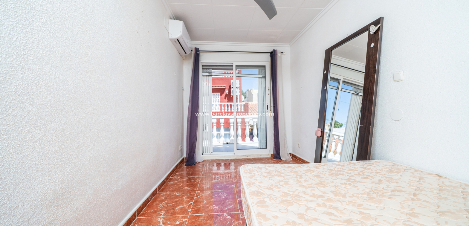 Wederverkoop - Rijhuis - Urb. La Marina