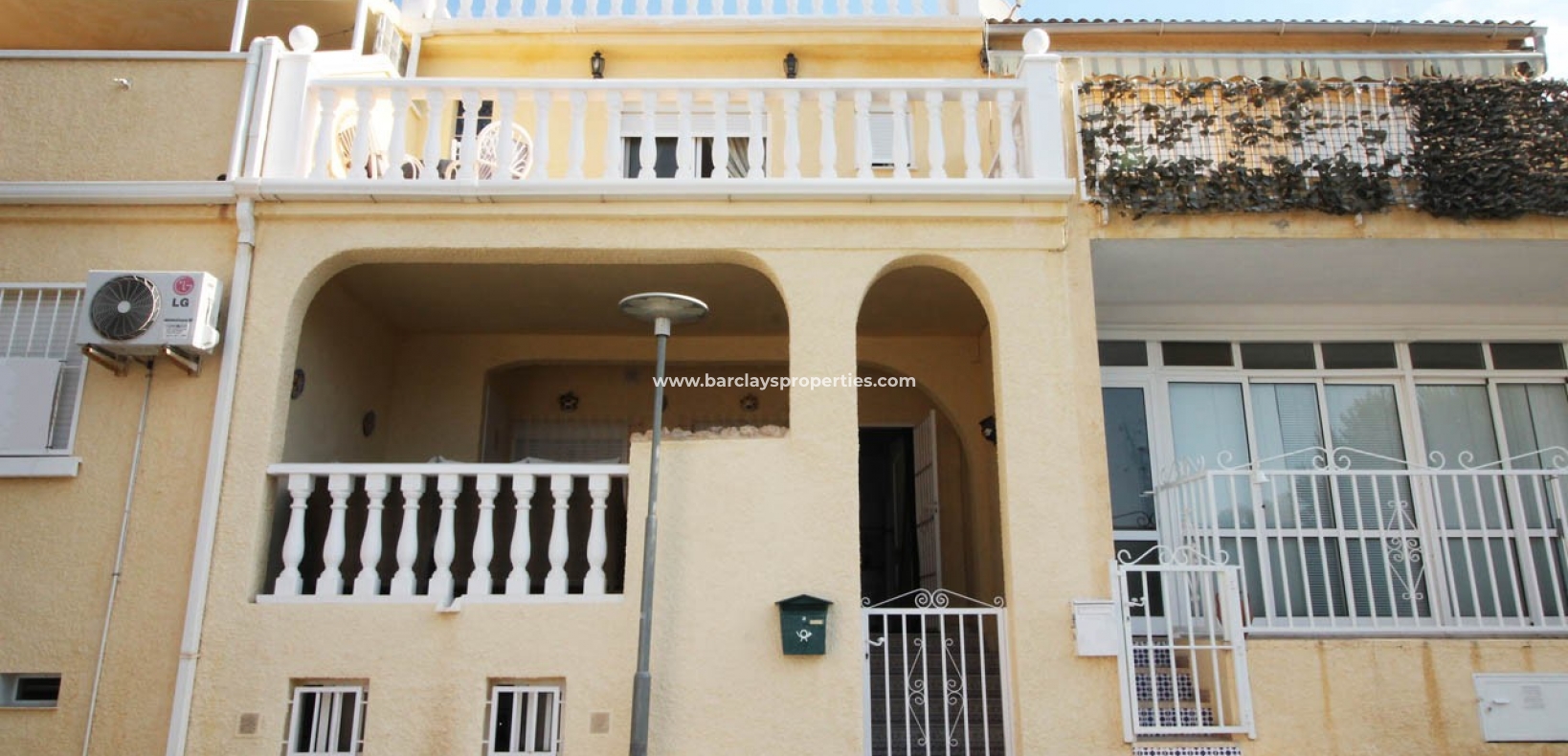 Wederverkoop - Rijhuis - Urb. La Marina