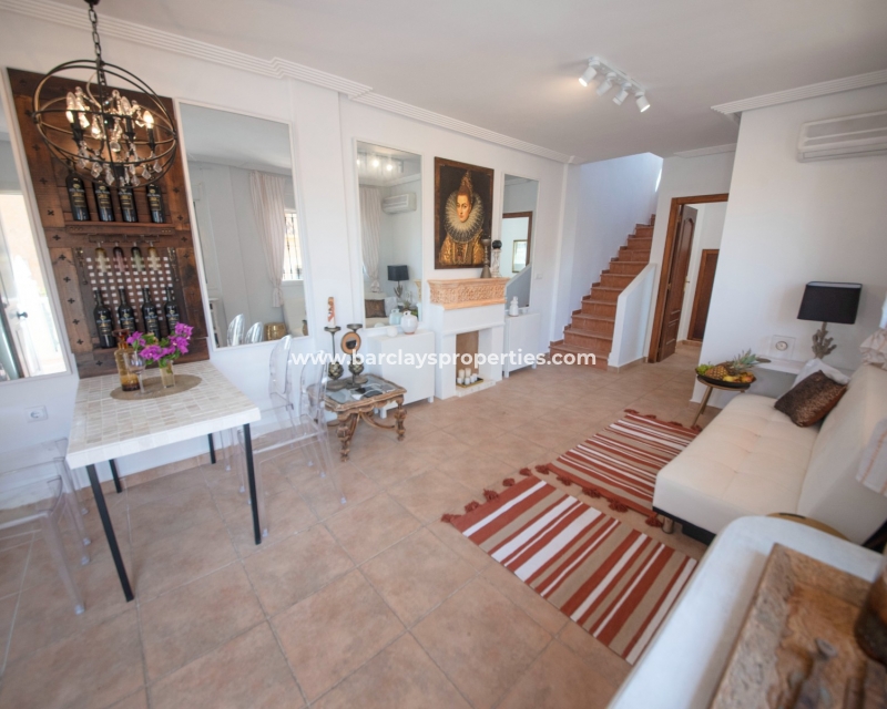 Wederverkoop -  Twee Onder Een Kap - Urb. La Marina