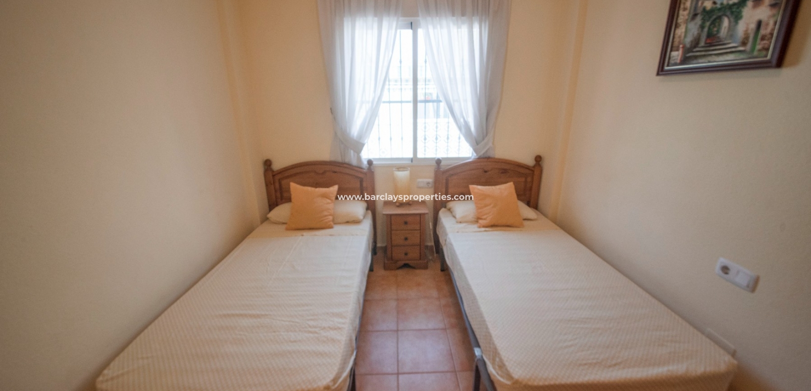 Wederverkoop -  Twee Onder Een Kap - Urb. La Marina