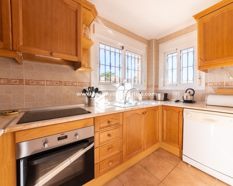 Wederverkoop -  Twee Onder Een Kap - Urb. La Marina