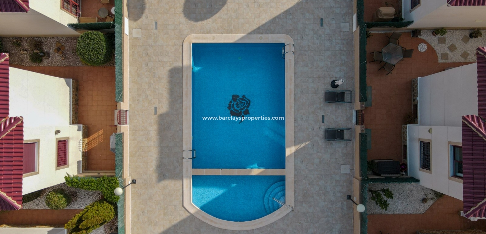 Wederverkoop -  Twee Onder Een Kap - Urb. La Marina