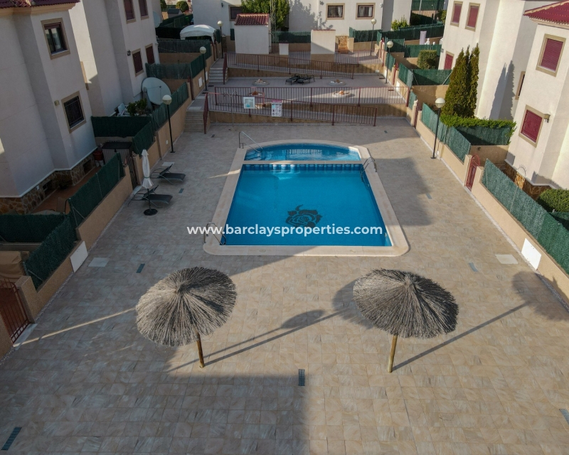 Wederverkoop -  Twee Onder Een Kap - Urb. La Marina