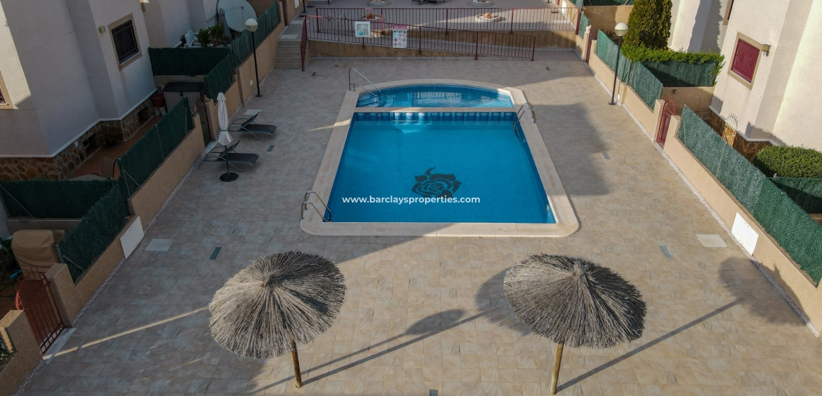 Wederverkoop -  Twee Onder Een Kap - Urb. La Marina