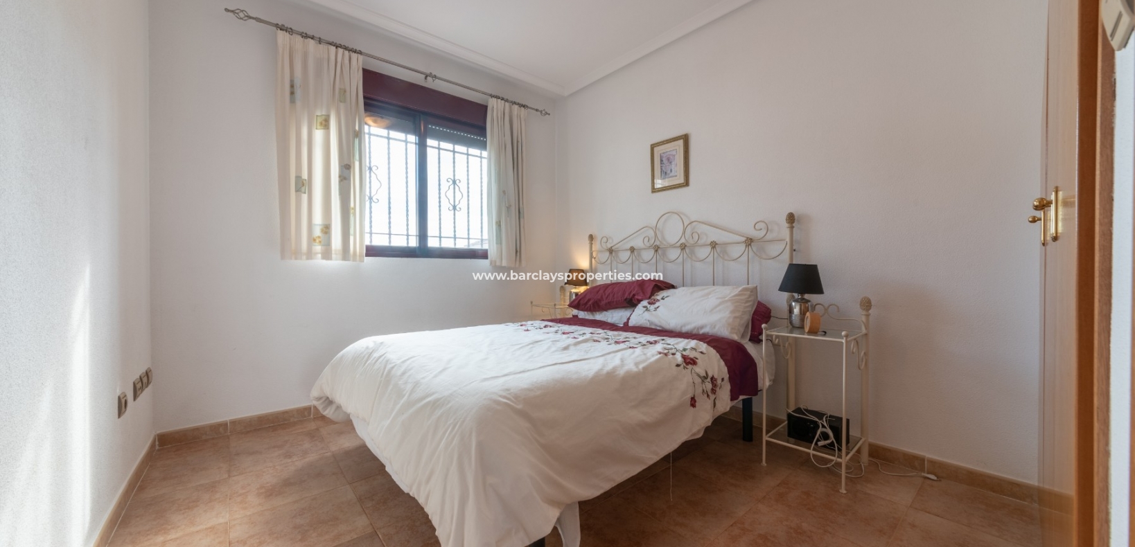 Wederverkoop -  Twee Onder Een Kap - Urb. La Marina