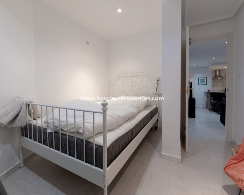 Wederverkoop -  Twee Onder Een Kap - Urb. La Marina