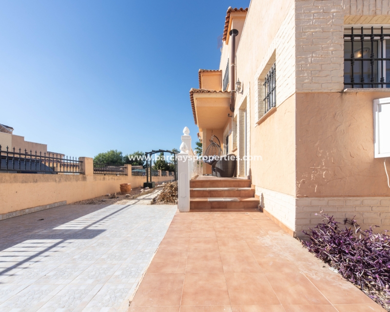 Wederverkoop -  Twee Onder Een Kap - Urb. La Marina