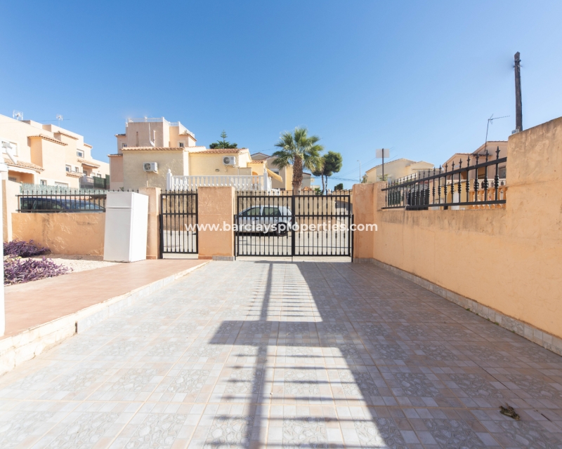 Wederverkoop -  Twee Onder Een Kap - Urb. La Marina