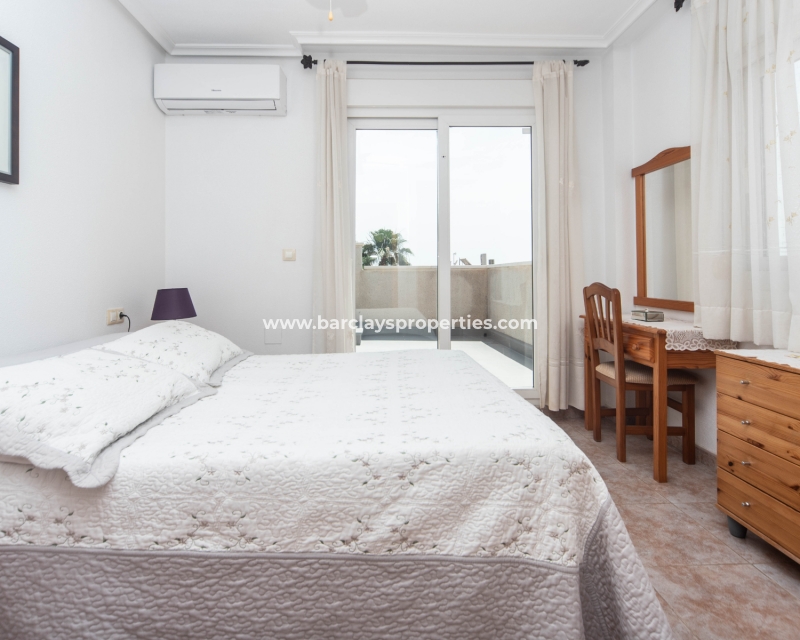 Wederverkoop -  Twee Onder Een Kap - Urb. La Marina