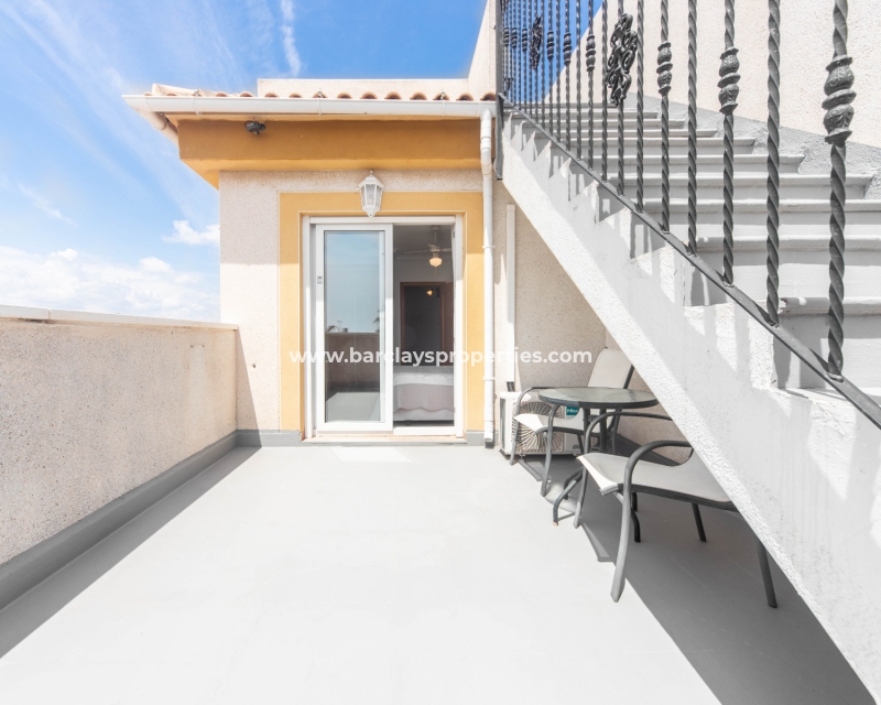 Wederverkoop -  Twee Onder Een Kap - Urb. La Marina