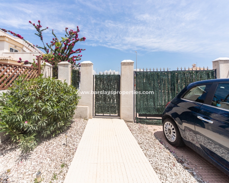 Wederverkoop -  Twee Onder Een Kap - Urb. La Marina