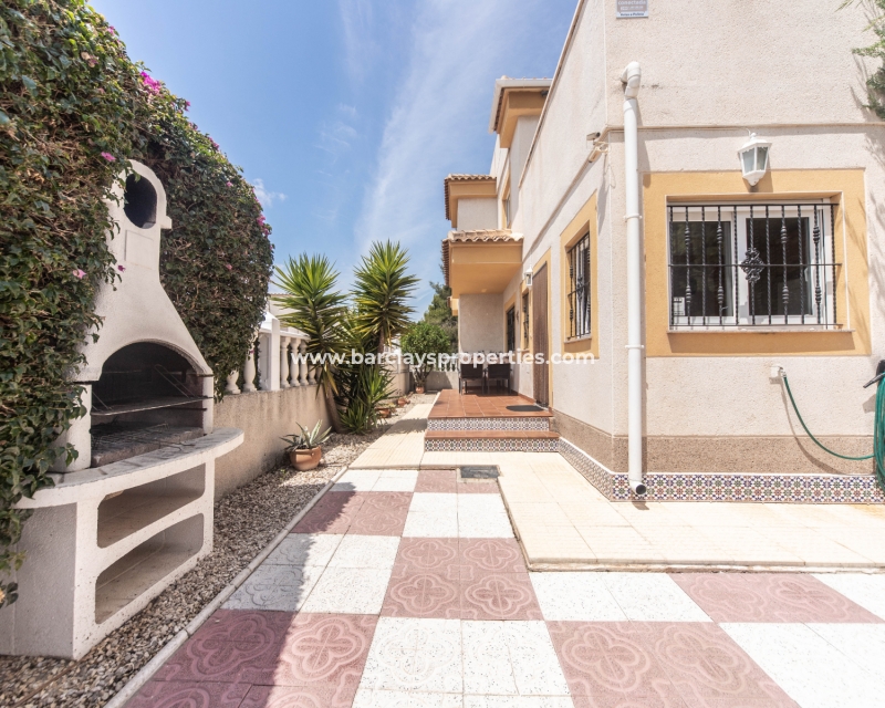 Wederverkoop -  Twee Onder Een Kap - Urb. La Marina