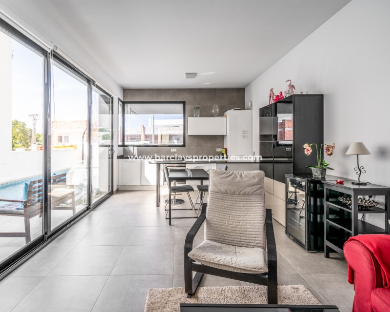 Wederverkoop -  Twee Onder Een Kap - Urb. La Marina