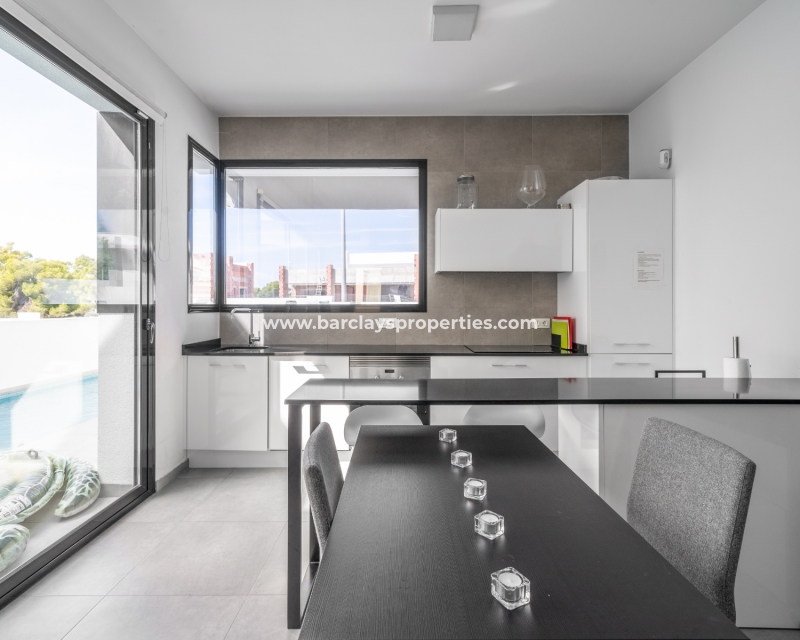 Wederverkoop -  Twee Onder Een Kap - Urb. La Marina