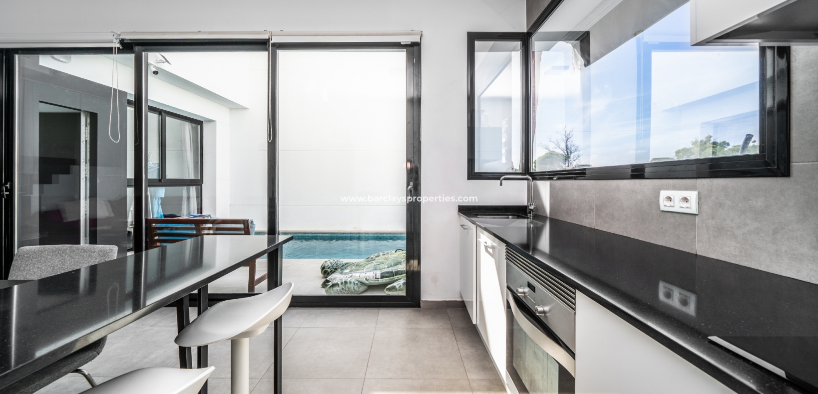 Wederverkoop -  Twee Onder Een Kap - Urb. La Marina