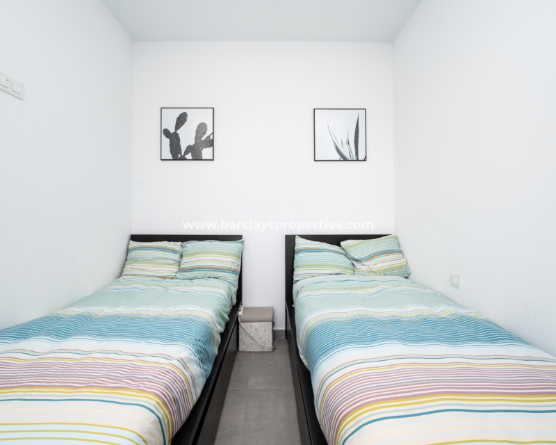 Wederverkoop -  Twee Onder Een Kap - Urb. La Marina