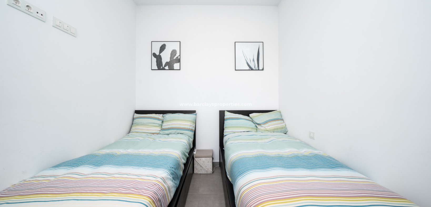 Wederverkoop -  Twee Onder Een Kap - Urb. La Marina