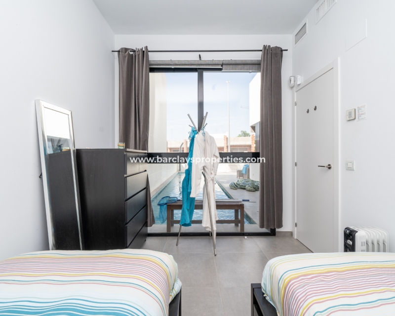 Wederverkoop -  Twee Onder Een Kap - Urb. La Marina