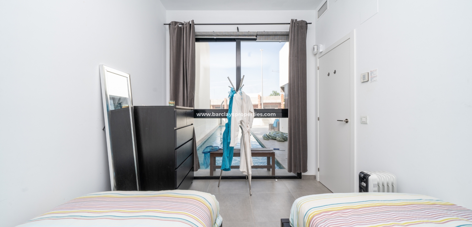 Wederverkoop -  Twee Onder Een Kap - Urb. La Marina