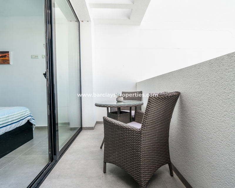 Wederverkoop -  Twee Onder Een Kap - Urb. La Marina