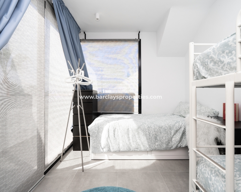 Wederverkoop -  Twee Onder Een Kap - Urb. La Marina