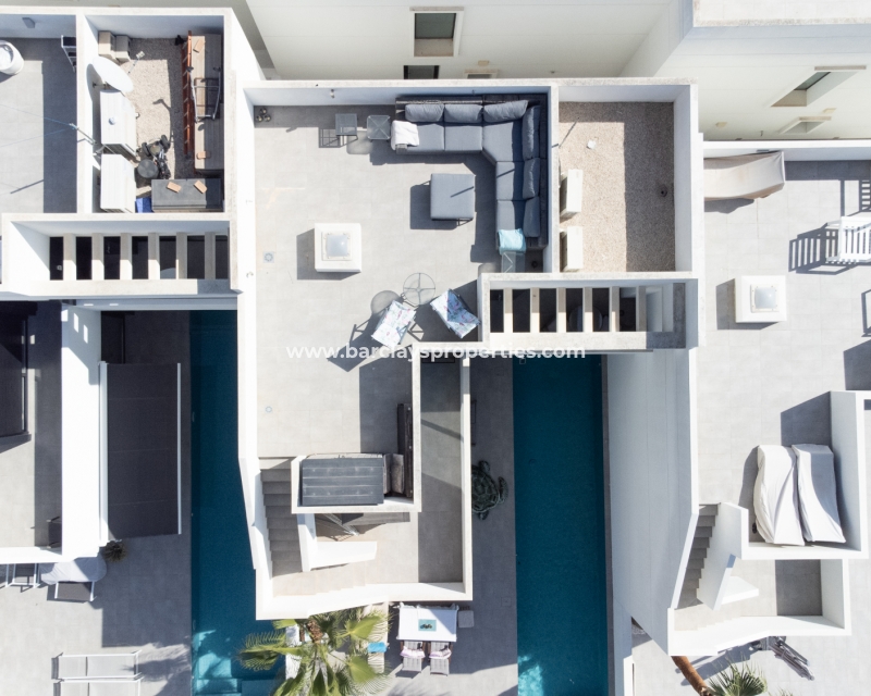 Wederverkoop -  Twee Onder Een Kap - Urb. La Marina