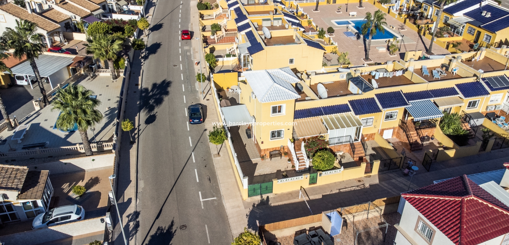 Wederverkoop -  Twee Onder Een Kap - Urb. La Marina