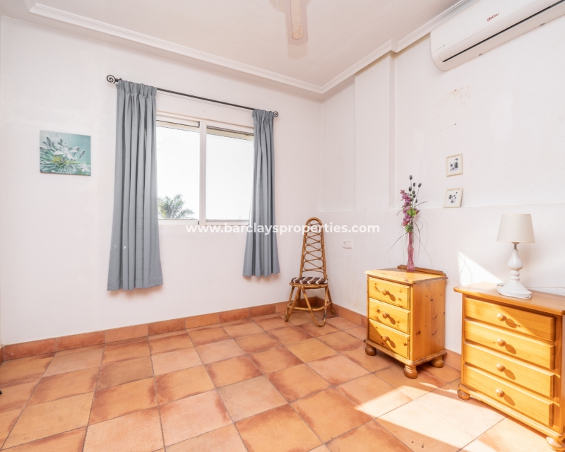 Wederverkoop -  Twee Onder Een Kap - Urb. La Marina