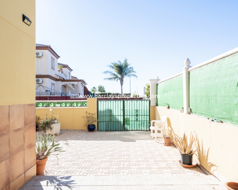 Wederverkoop -  Twee Onder Een Kap - Urb. La Marina