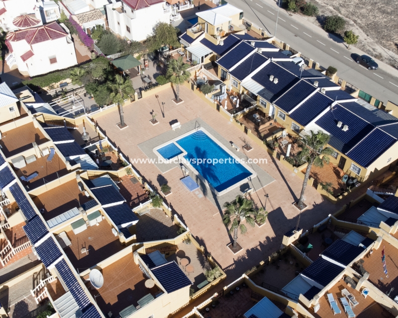 Wederverkoop -  Twee Onder Een Kap - Urb. La Marina