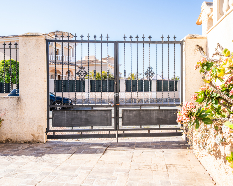 Wederverkoop -  Twee Onder Een Kap - Urb. La Marina