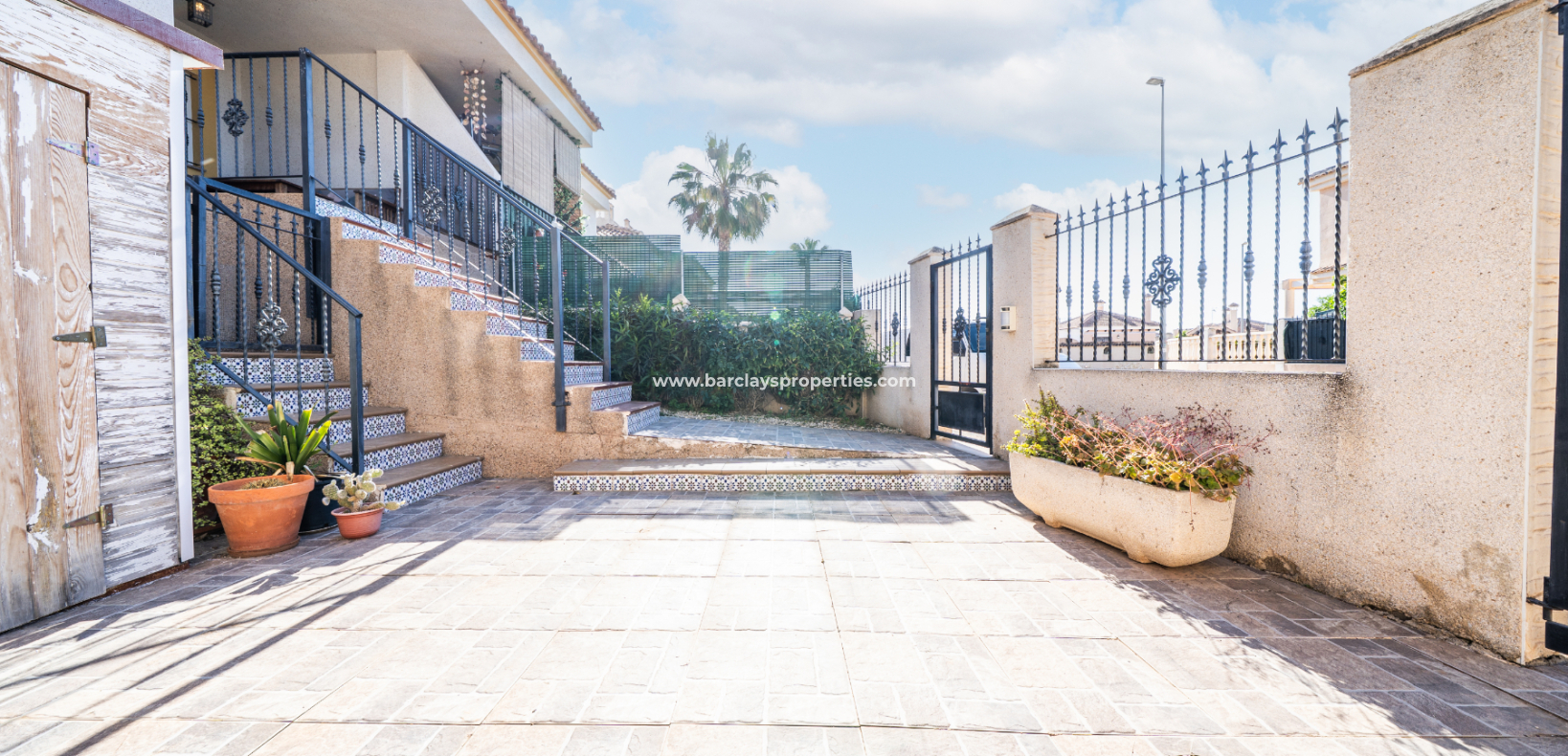 Wederverkoop -  Twee Onder Een Kap - Urb. La Marina