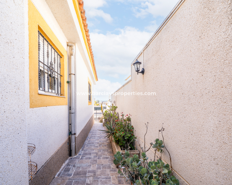 Wederverkoop -  Twee Onder Een Kap - Urb. La Marina